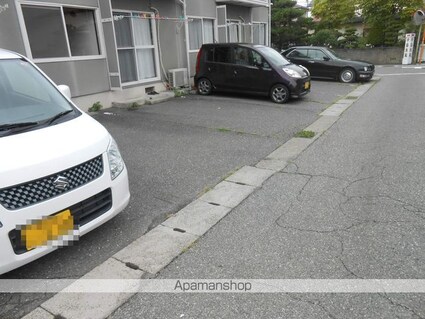 フレグランス平田[2DK/39.6m2]の駐車場1