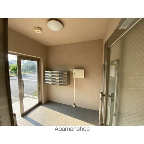 ラビアンローズの玄関写真