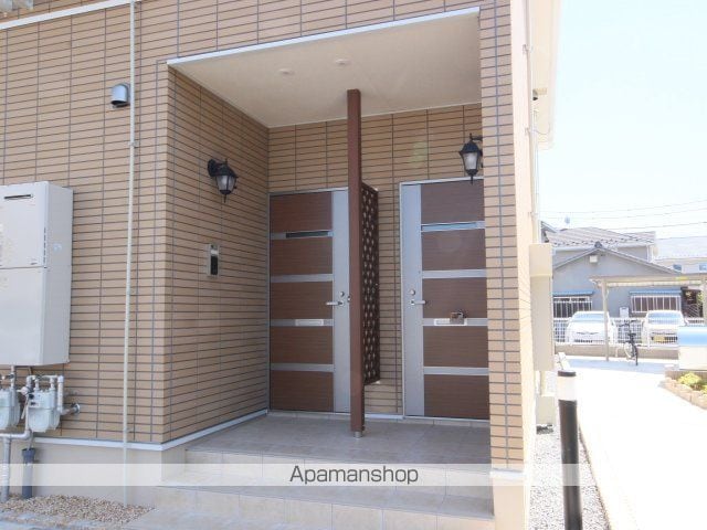 ノーブル川内V番館の玄関写真