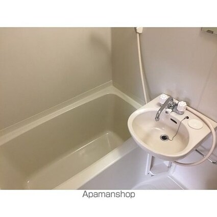 ＡＭＭＳ　ＯＫＡＭＵＲＡ[1R/19.46m2]のバス