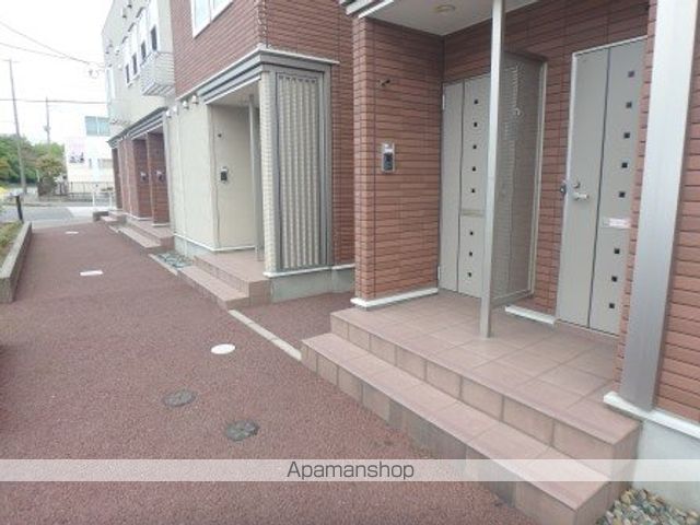 プルメリアIVの玄関写真