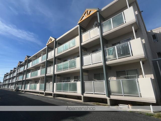 雅マンションの外観写真