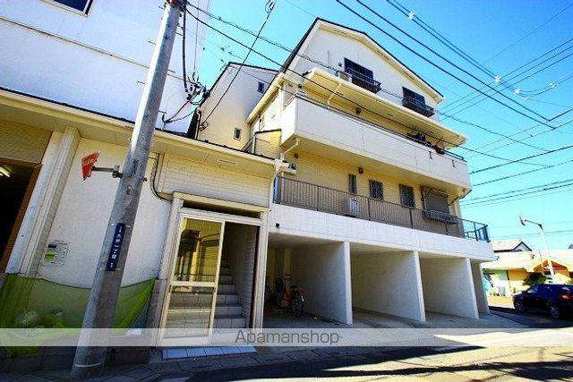 堀井ビルの玄関写真