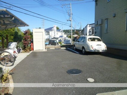 Ｔ．Ｓ．ＣＯＵＲＴⅡ[2LDK/53.41m2]の駐車場