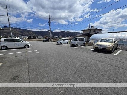 ビューフナト[1K/26.42m2]の駐車場