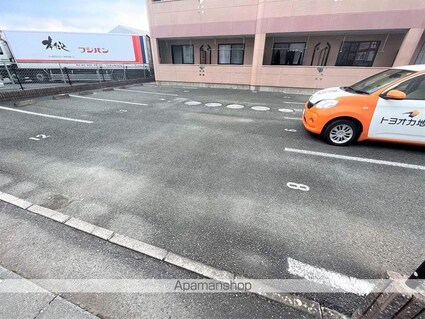 Ｍ・Ｍコンフォルト[1K/31.02m2]の駐車場