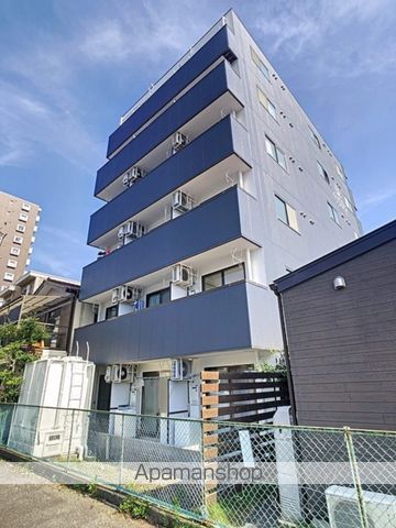 ピーコックマンションの外観写真
