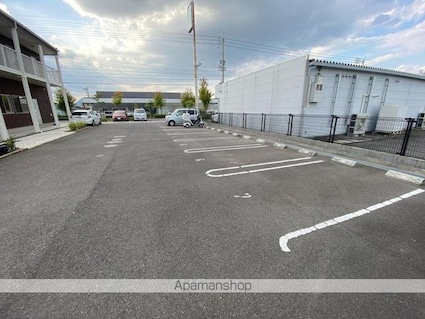 フォルシュ・ヴェーラⅣ[1K/30.46m2]の駐車場