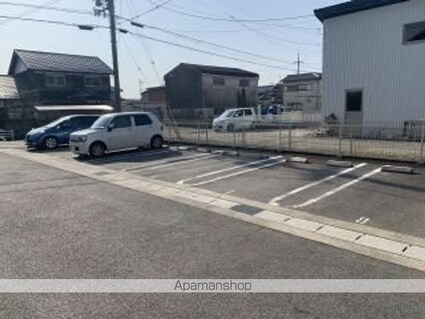 メゾンフローラ[2DK/43.26m2]の駐車場2