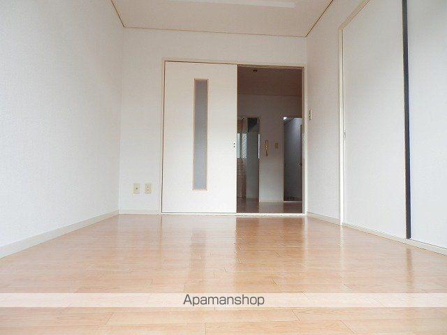 ロイヤルヒルズ高丘の内装写真