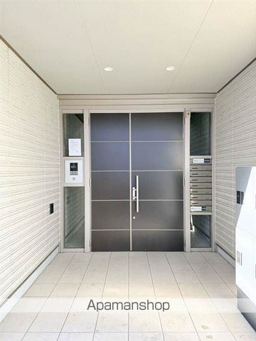 ベレオ亀岡の玄関写真