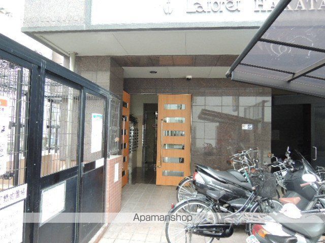 ラフォーレ博多駅前の玄関写真