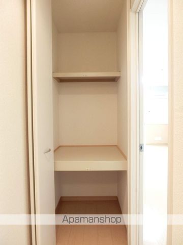 グリーンコート貝塚3号館の内装写真