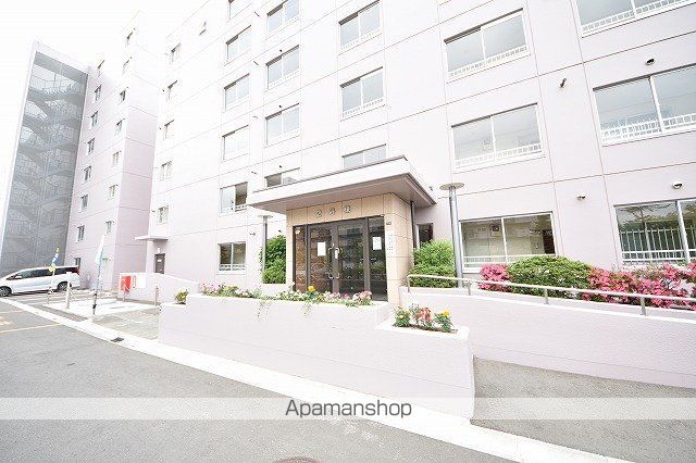 スカイハイツ麻生2号棟の玄関写真