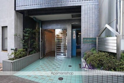 ジュエリー世田谷[1R/18m2]のエントランス1