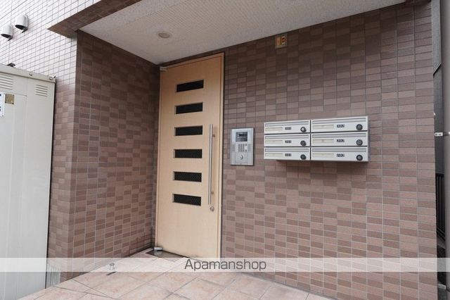 CELEB MANSIONの玄関写真