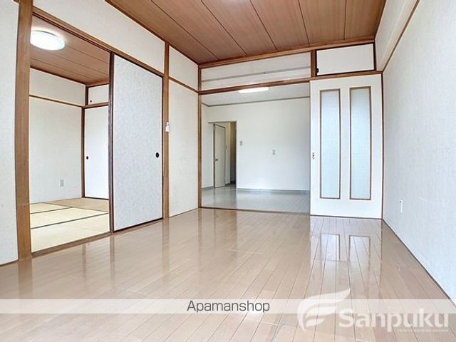 港山マンションの内装写真