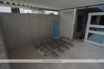 アレーロ北参道[1R/26.42m2]の駐車場