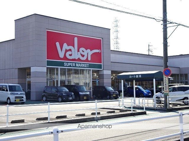 シャルールの周辺写真