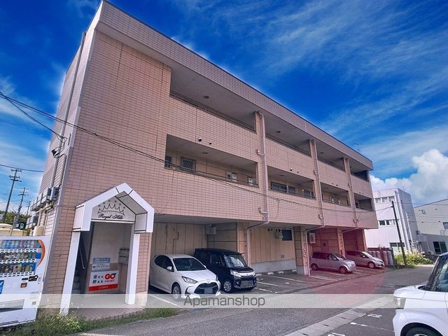 ロイヤルヒルズの玄関写真