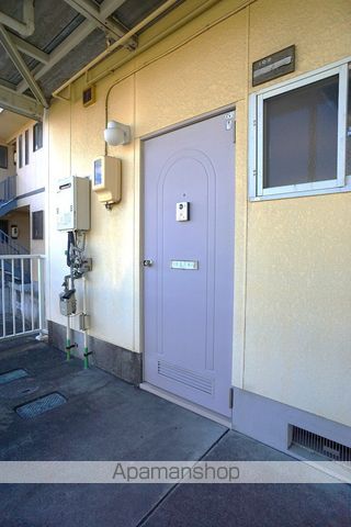 コーポフォーリーブズの玄関写真