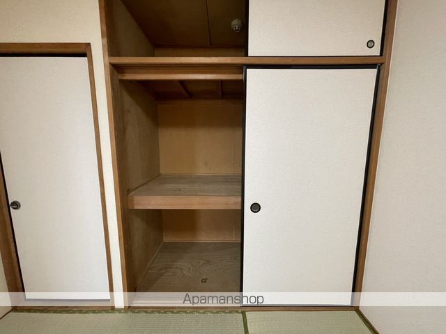 クィーンズコートA棟の内装写真