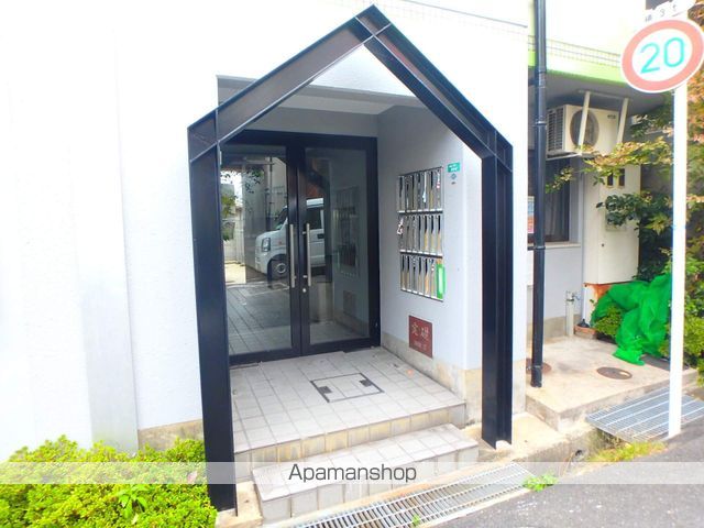 プレアール楠葉東山の玄関写真