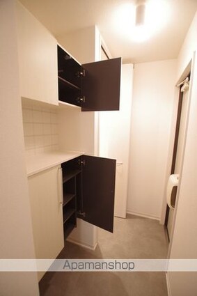 ヴァン・カルチェ　Ｄ棟[2LDK/65.57m2]の玄関