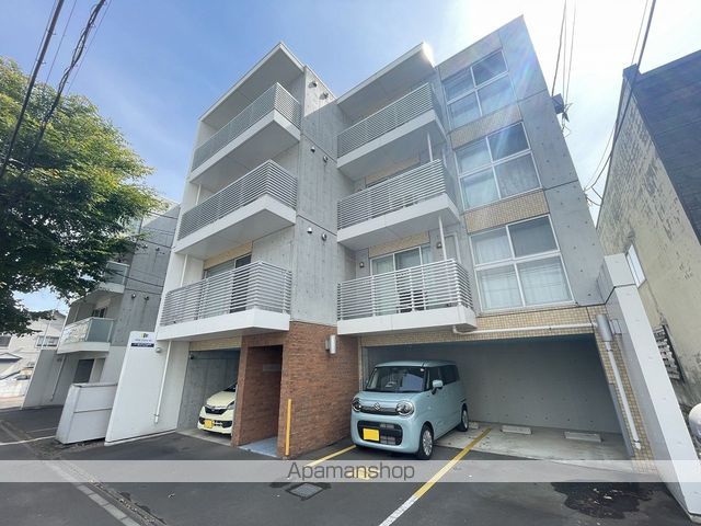 STANDARDの外観写真