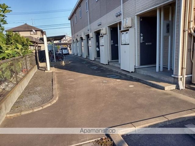 レオパレスLa Ninaの玄関写真