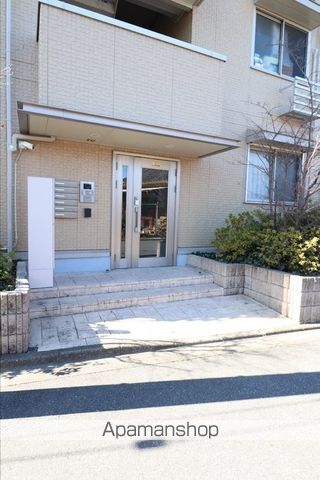 クレセントM Vの玄関写真