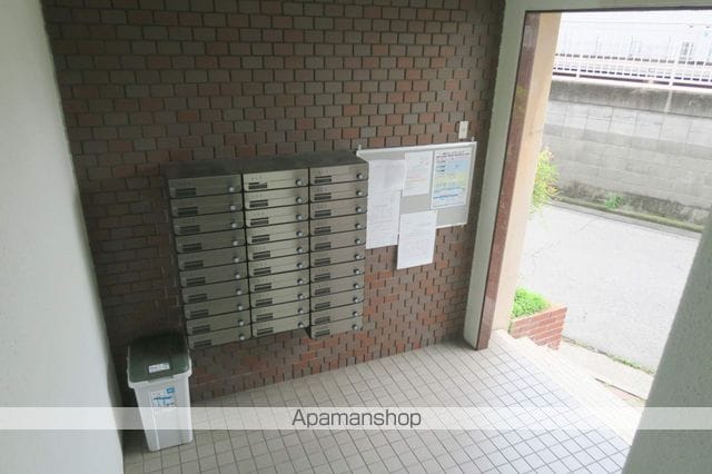 ロイヤルコーポ忠岡の玄関写真