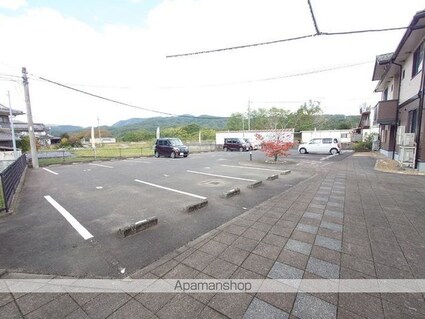 セジュール新市　Ｂ棟[2DK/47.69m2]の駐車場