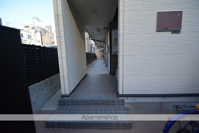 レオパレス勝山の玄関写真