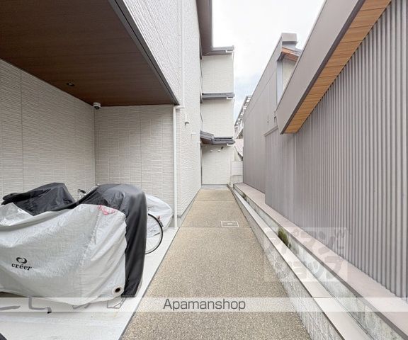 シャーメゾン御所一条の玄関写真
