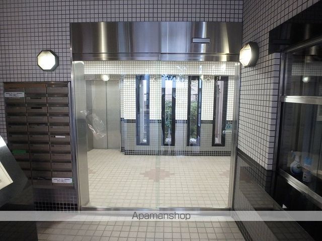 大産西公園マンションの玄関写真
