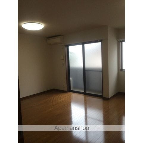 アンプルール リーブル ゴールドクレストの内装写真