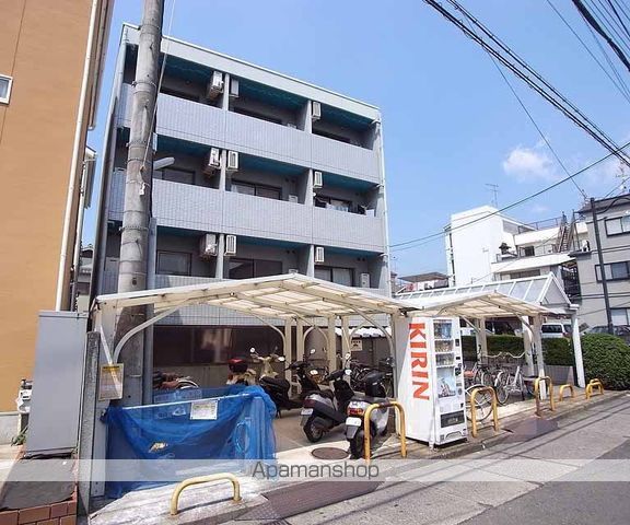 クレセント太秦の外観写真