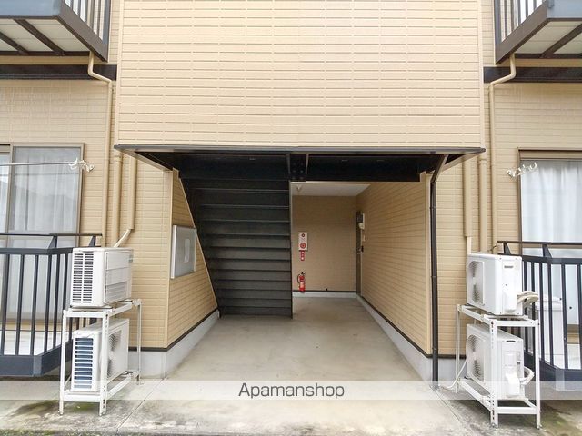 グランデ神田Aの玄関写真