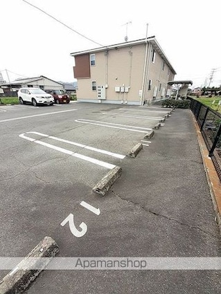 ロジュマングラシューＩ[2LDK/57.57m2]の駐車場