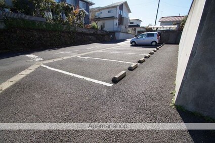 ブリリアントハイツ[2DK/50.91m2]の駐車場1