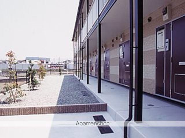 レオパレスエミネンスの玄関写真
