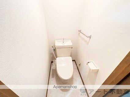 ユーミーＡＯＫＩ　Ａ棟[3DK/56.85m2]のトイレ