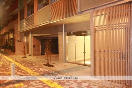 ＺＯＯＭ都庁前[1K/30.78m2]のエントランス2