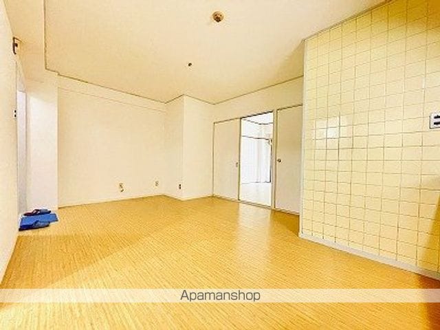 シャトル岡崎の内装写真