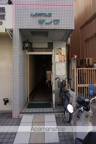 レジデンスサンワの玄関写真