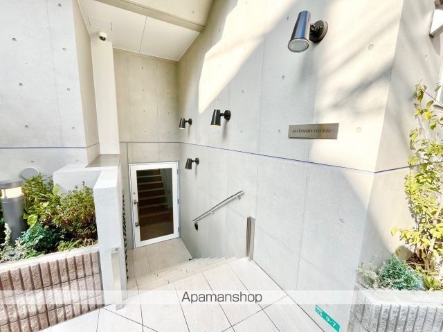 BRICK RESIDENCE 目黒本町の玄関写真
