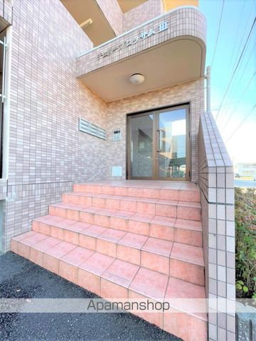 チェリーブロッサムIIIの玄関写真