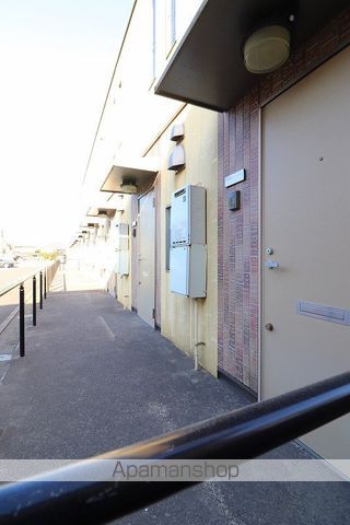 リースランド西原 C棟の玄関写真