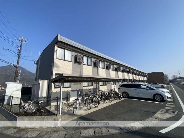 レオパレストビスの外観写真